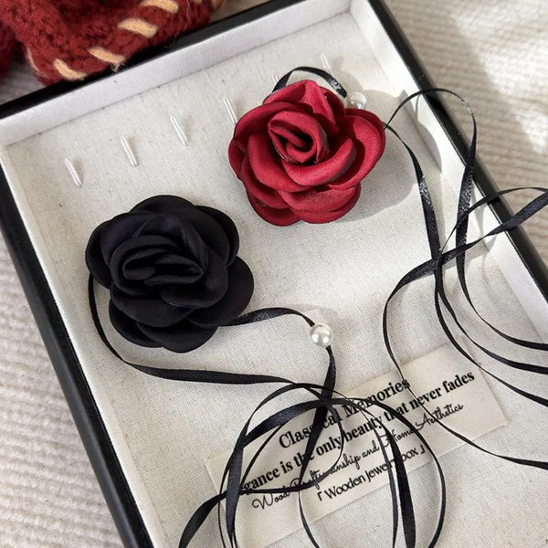 Elegant 3D Rose Flower Necklace Delicate Romantic Retro Clavicular Chain Strappy Floral Charm Collar Necklace Women